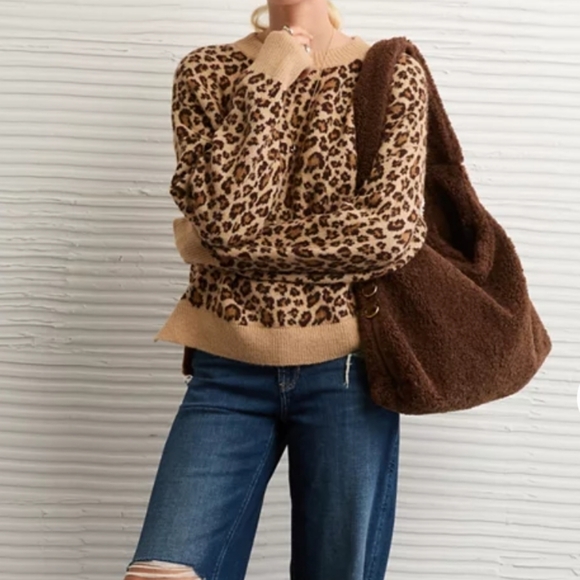 American Eagle Whoa So Soft Classic Crew Neck Sweater - Picture 3 of 10